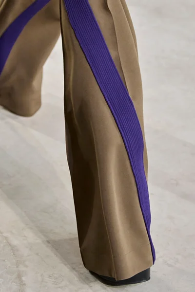 Look 32